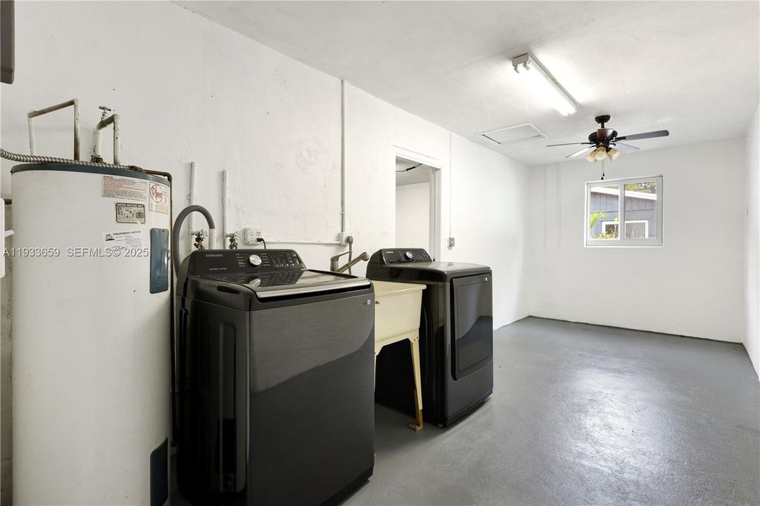 待售: $550,000 (3 贝兹, 2 浴室, 1554 平方英尺)