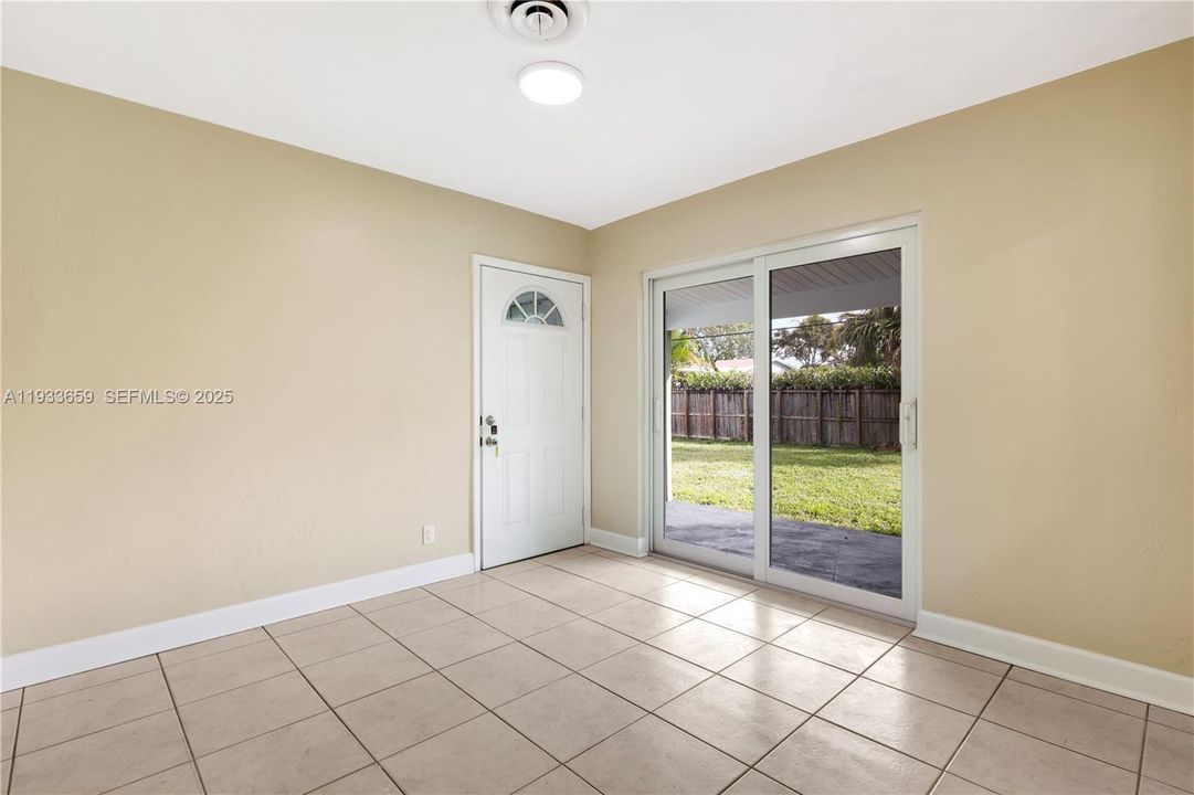 待售: $550,000 (3 贝兹, 2 浴室, 1554 平方英尺)