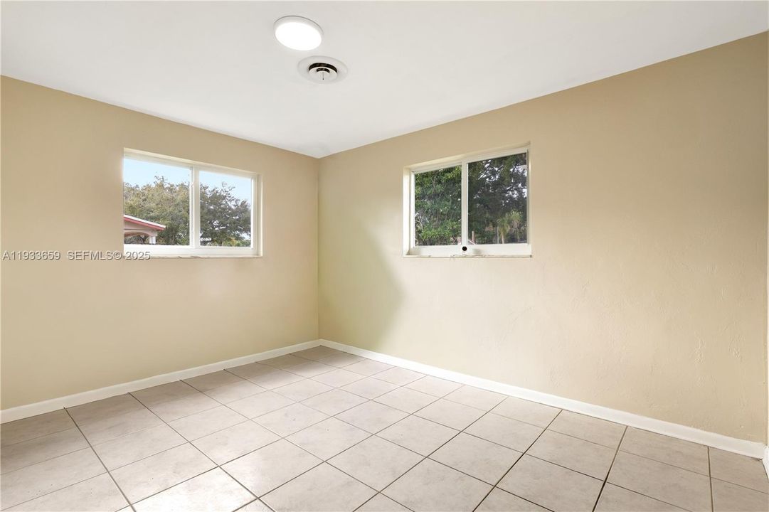 待售: $550,000 (3 贝兹, 2 浴室, 1554 平方英尺)