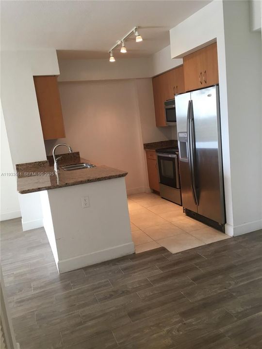 出租: $2,150 (1 贝兹, 1 浴室, 690 平方英尺)