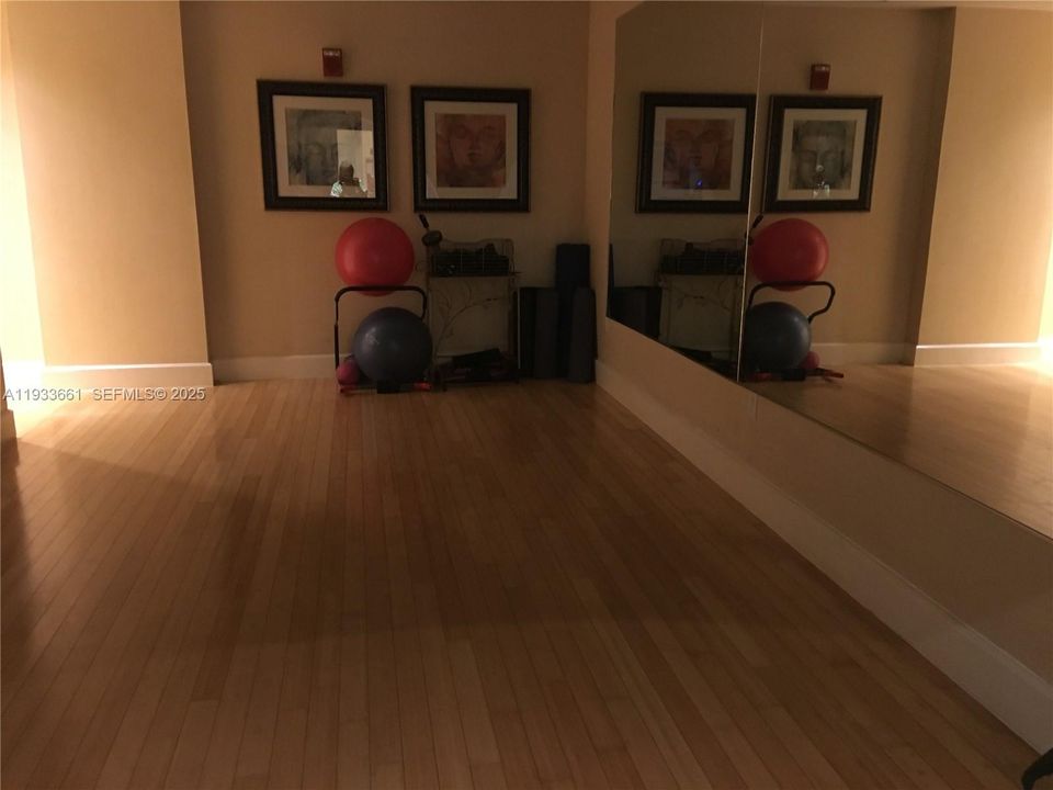 出租: $2,150 (1 贝兹, 1 浴室, 690 平方英尺)