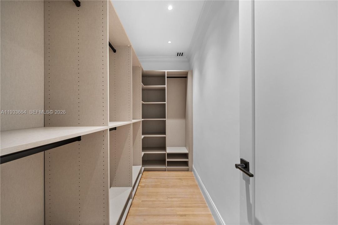 En Venta: $3,150,000 (4 camas, 3 baños, 2429 Pies cuadrados)