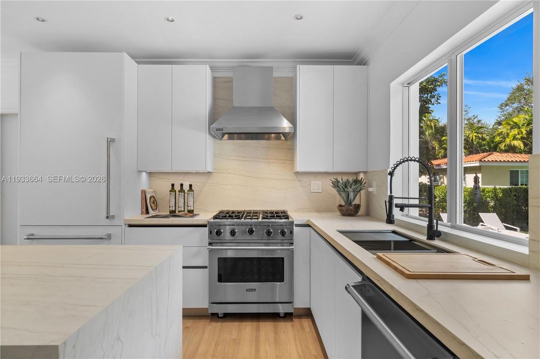 En Venta: $3,150,000 (4 camas, 3 baños, 2429 Pies cuadrados)