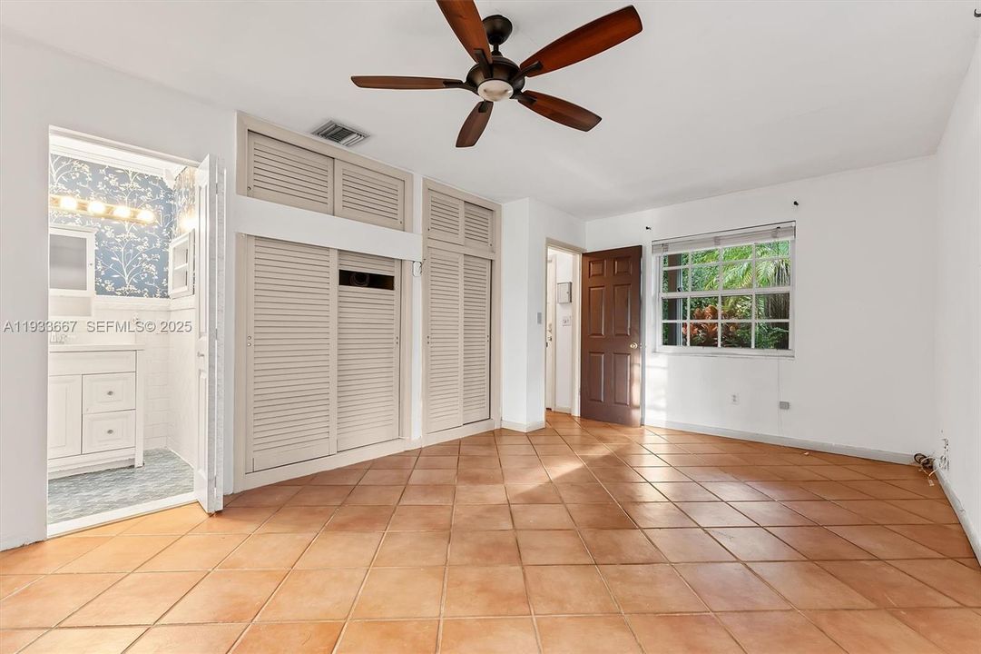 For Sale: $1,090,000 (4 beds, 4 baths, 2519 Square Feet)