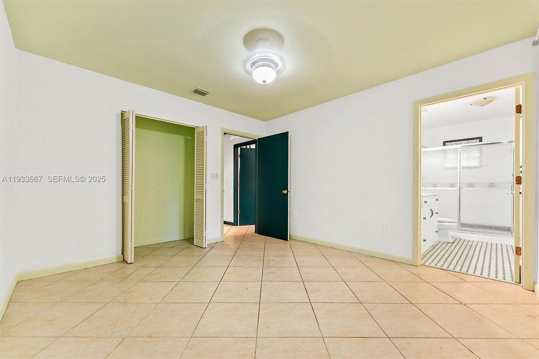 For Sale: $1,090,000 (4 beds, 4 baths, 2519 Square Feet)