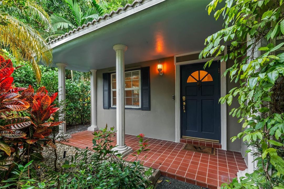 For Sale: $1,090,000 (4 beds, 4 baths, 2519 Square Feet)