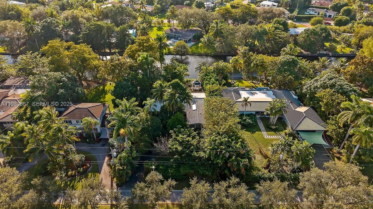 For Sale: $1,090,000 (4 beds, 4 baths, 2519 Square Feet)