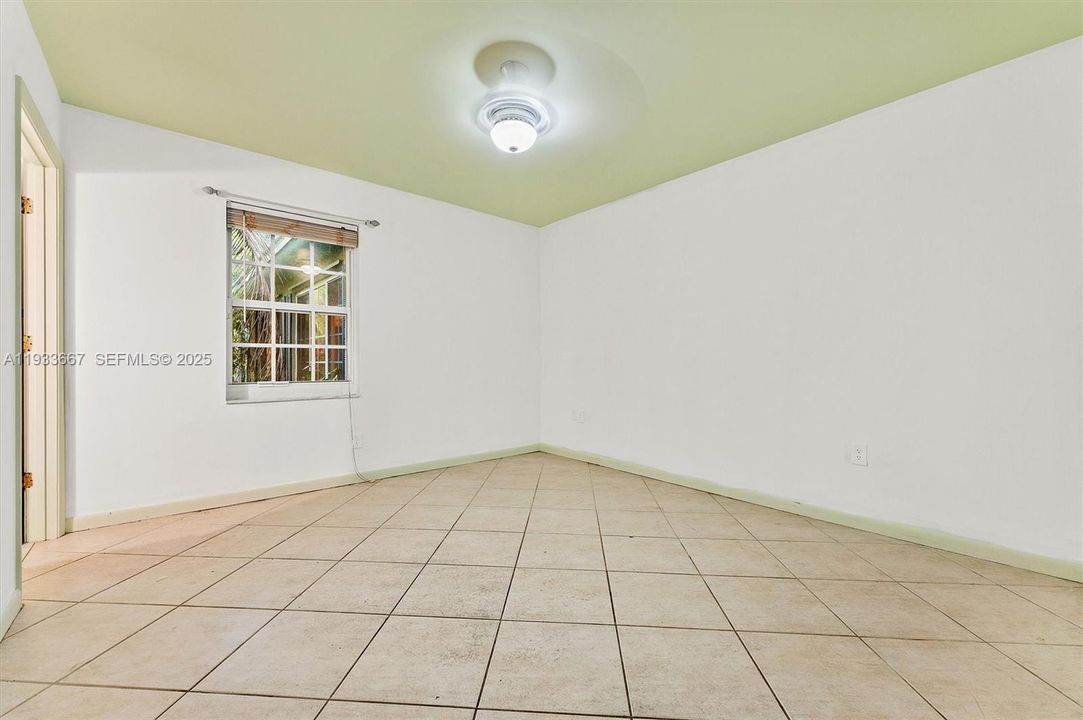 For Sale: $1,090,000 (4 beds, 4 baths, 2519 Square Feet)