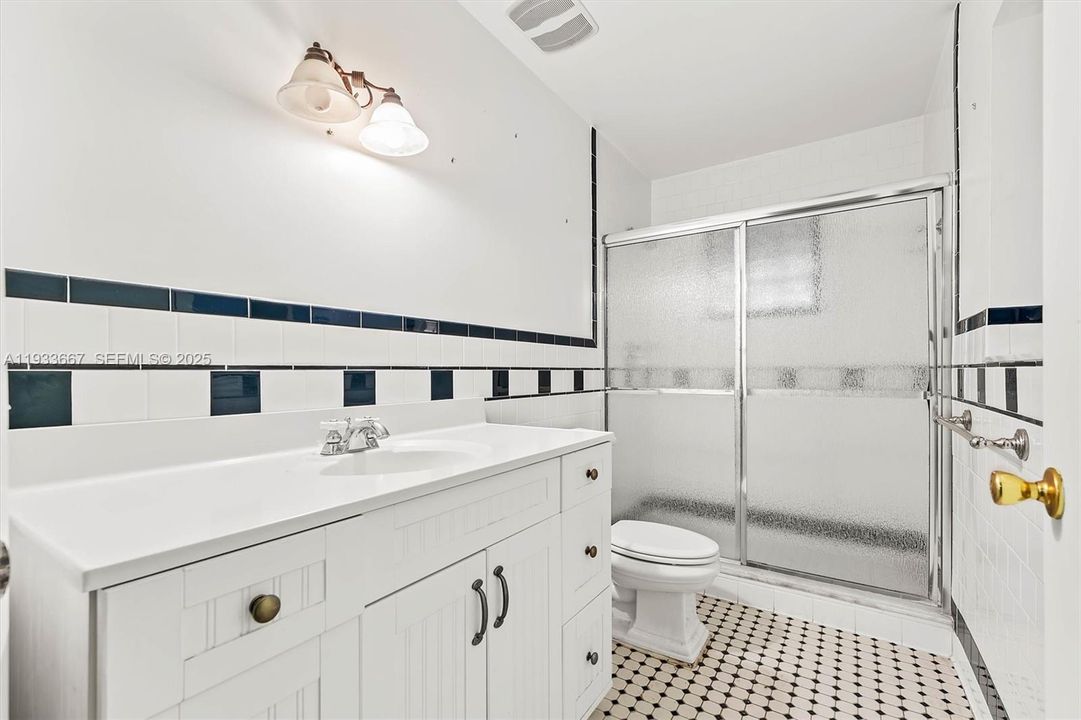 For Sale: $1,090,000 (4 beds, 4 baths, 2519 Square Feet)