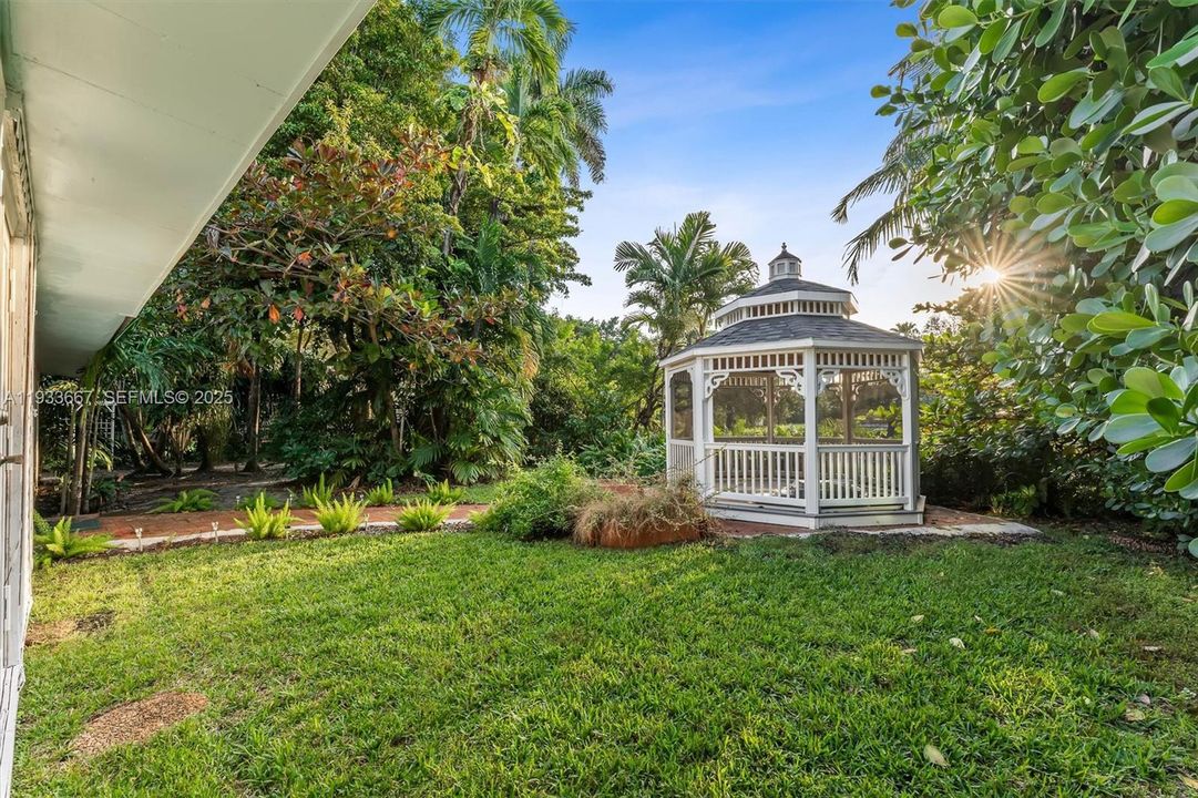 For Sale: $1,090,000 (4 beds, 4 baths, 2519 Square Feet)