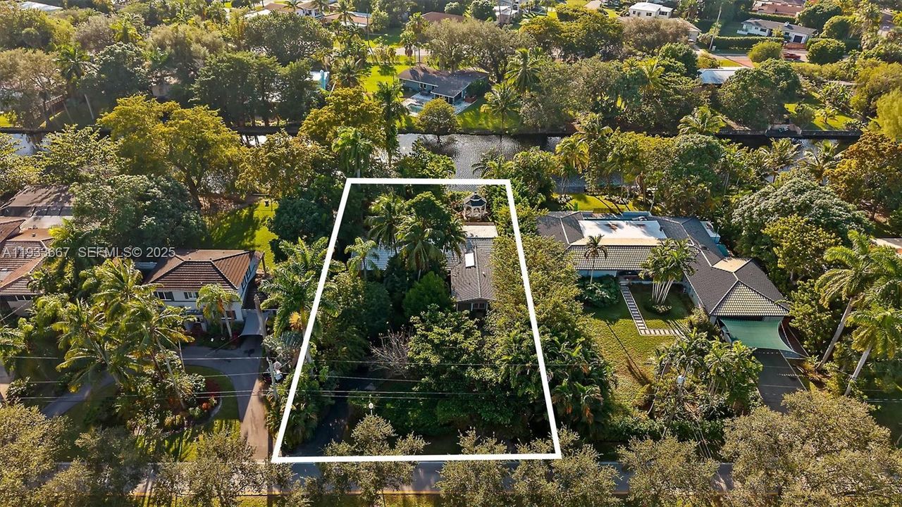 For Sale: $1,090,000 (4 beds, 4 baths, 2519 Square Feet)