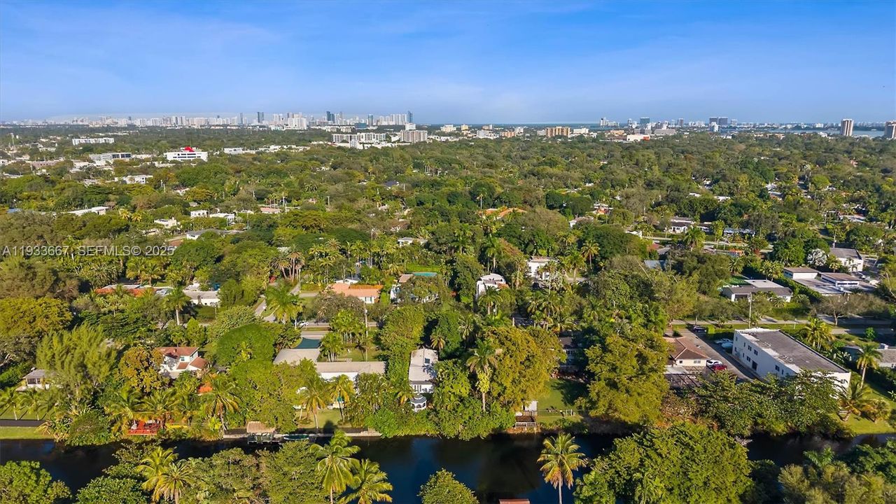 For Sale: $1,090,000 (4 beds, 4 baths, 2519 Square Feet)