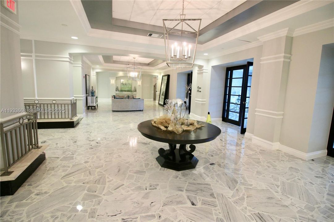 For Rent: $1,900 (0 beds, 1 baths, 590 Square Feet)