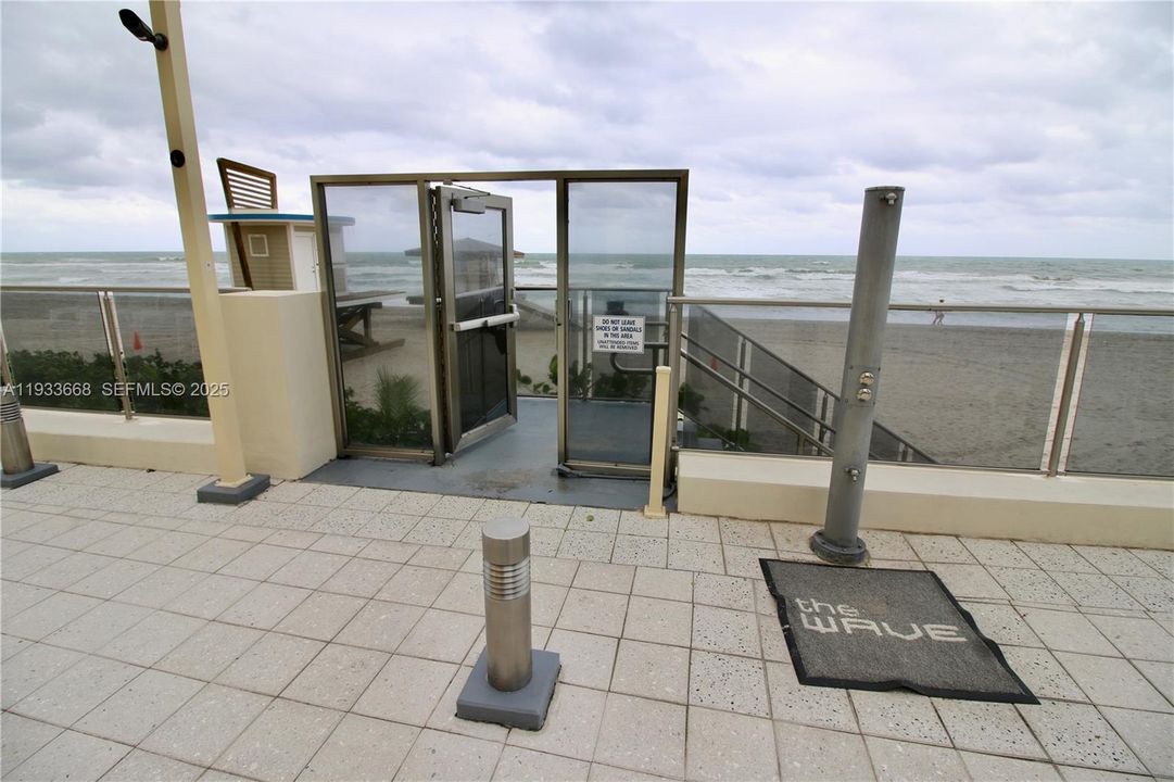 For Rent: $1,900 (0 beds, 1 baths, 590 Square Feet)