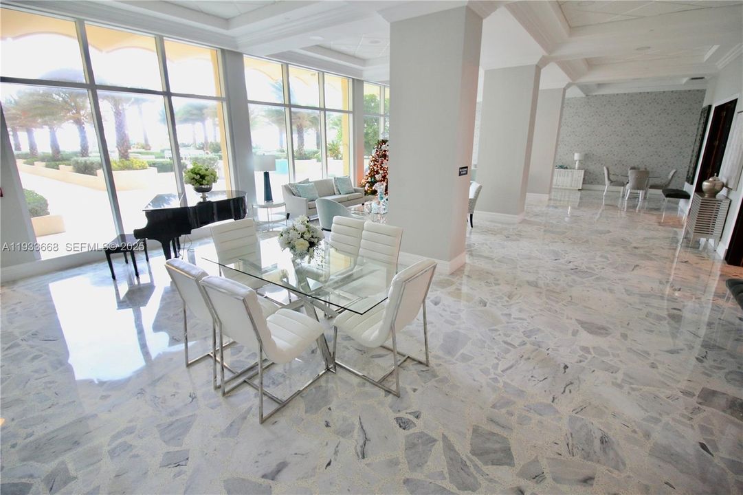 For Rent: $1,900 (0 beds, 1 baths, 590 Square Feet)