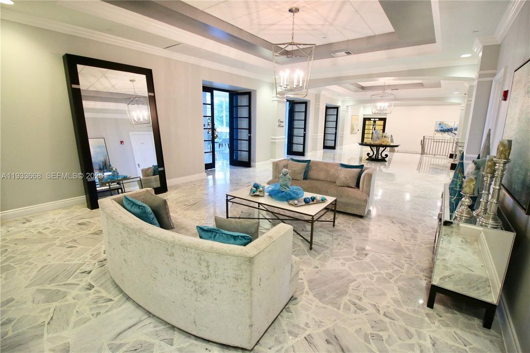 For Rent: $1,900 (0 beds, 1 baths, 590 Square Feet)