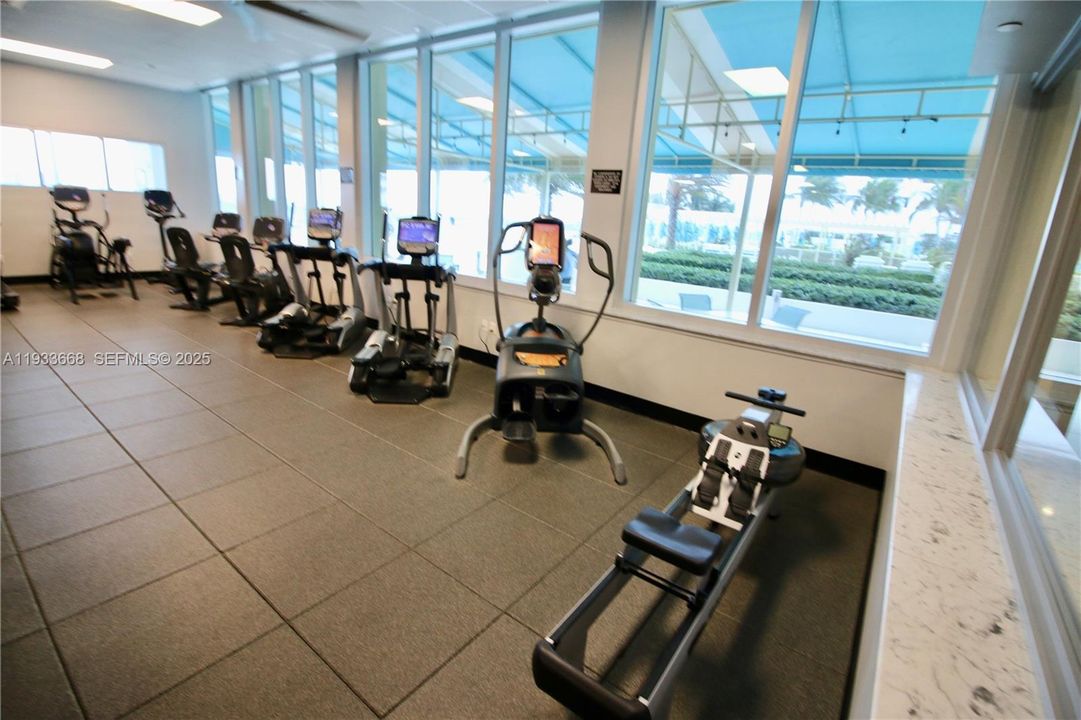 For Rent: $1,900 (0 beds, 1 baths, 590 Square Feet)