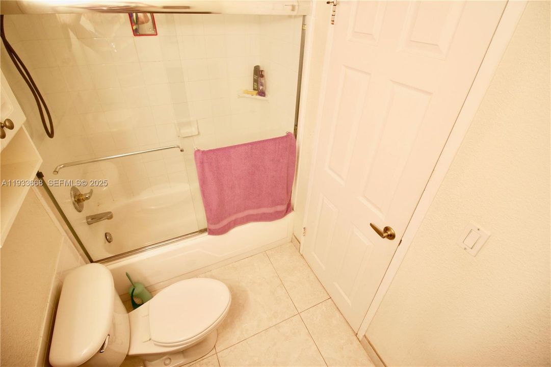 For Rent: $1,900 (0 beds, 1 baths, 590 Square Feet)