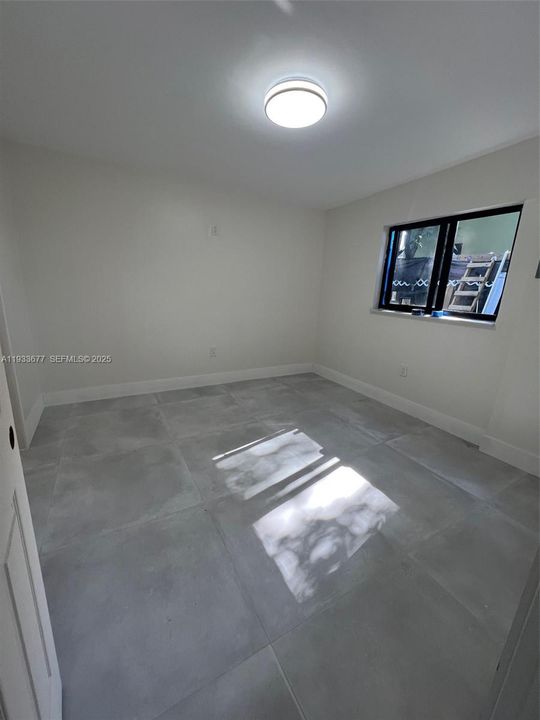 For Rent: $4,250 (5 beds, 3 baths, 1932 Square Feet)