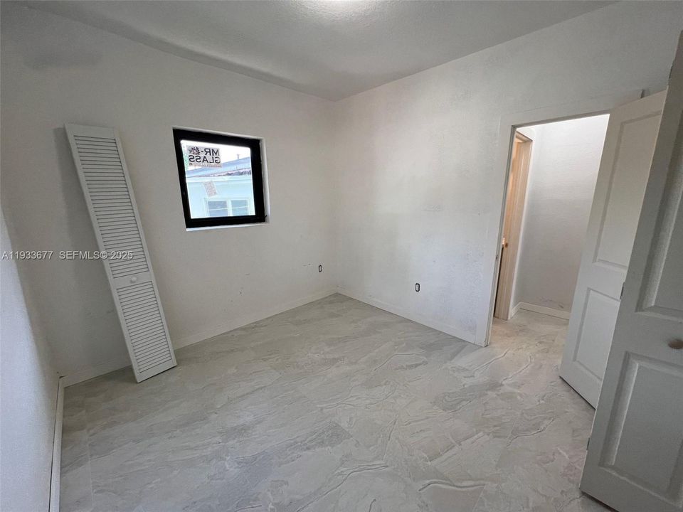 For Rent: $4,250 (5 beds, 3 baths, 1932 Square Feet)