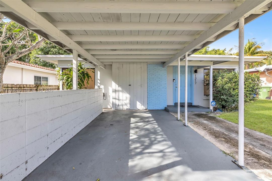 待售: $415,000 (2 贝兹, 1 浴室, 955 平方英尺)