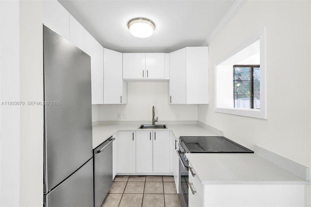 待售: $415,000 (2 贝兹, 1 浴室, 955 平方英尺)