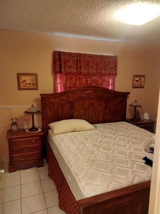 For Sale: $600,000 (3 beds, 1 baths, 1402 Square Feet)