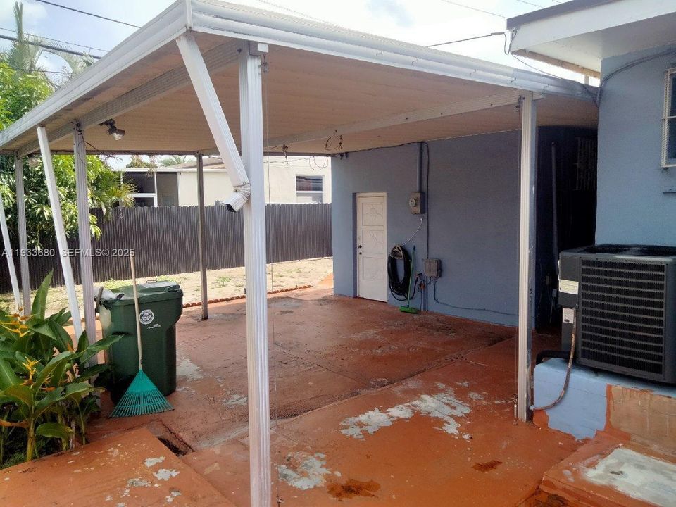 For Sale: $600,000 (3 beds, 1 baths, 1402 Square Feet)