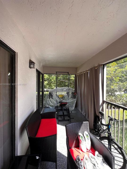 For Rent: $2,150 (3 beds, 2 baths, 1195 Square Feet)