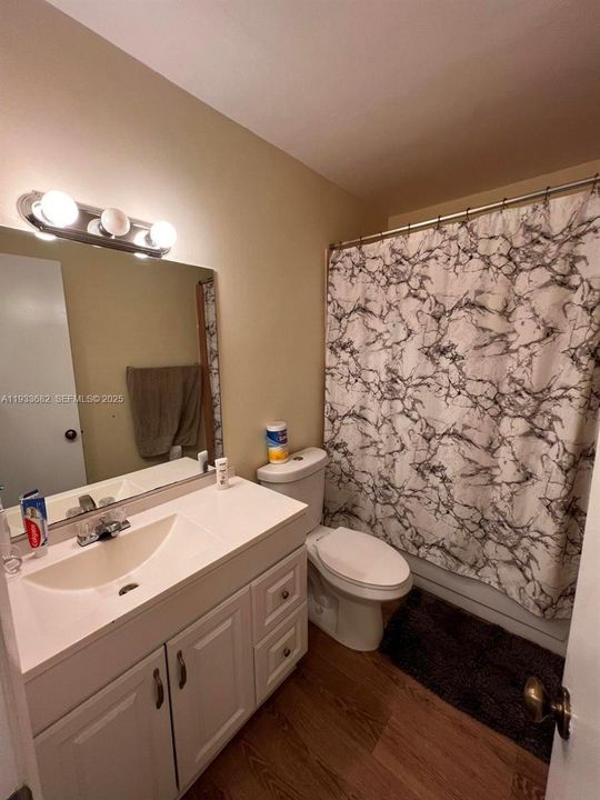 For Rent: $2,150 (3 beds, 2 baths, 1195 Square Feet)