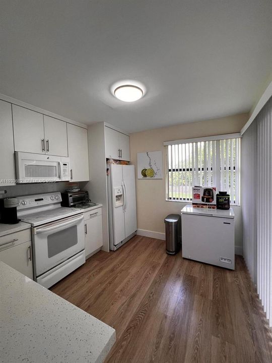 For Rent: $2,150 (3 beds, 2 baths, 1195 Square Feet)