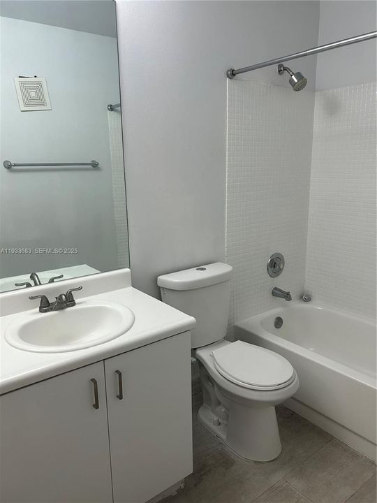 For Rent: $2,300 (2 beds, 2 baths, 870 Square Feet)