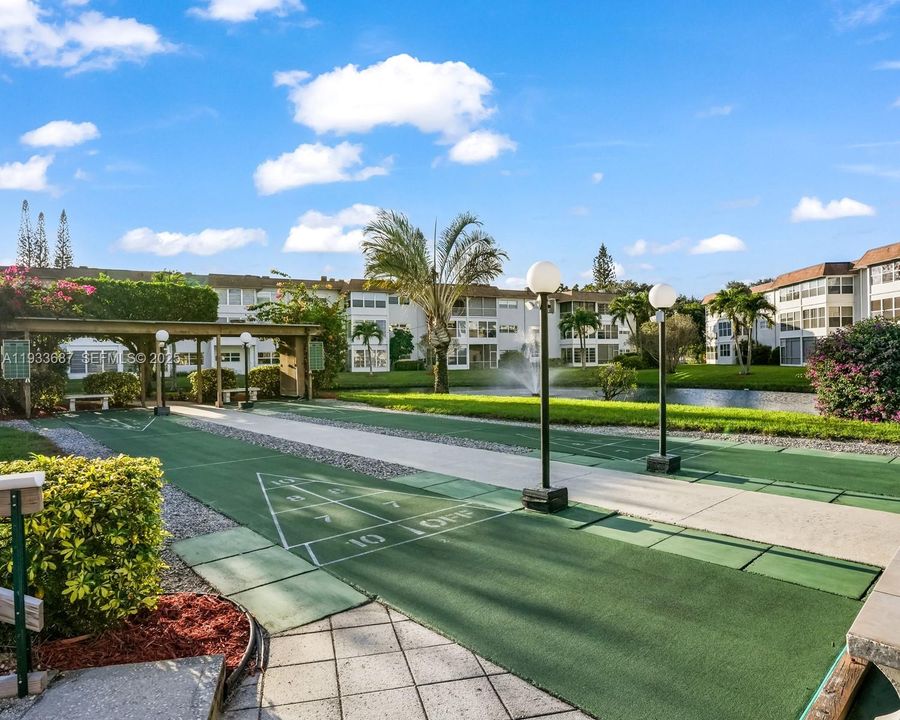 待售: $95,000 (1 贝兹, 1 浴室, 684 平方英尺)