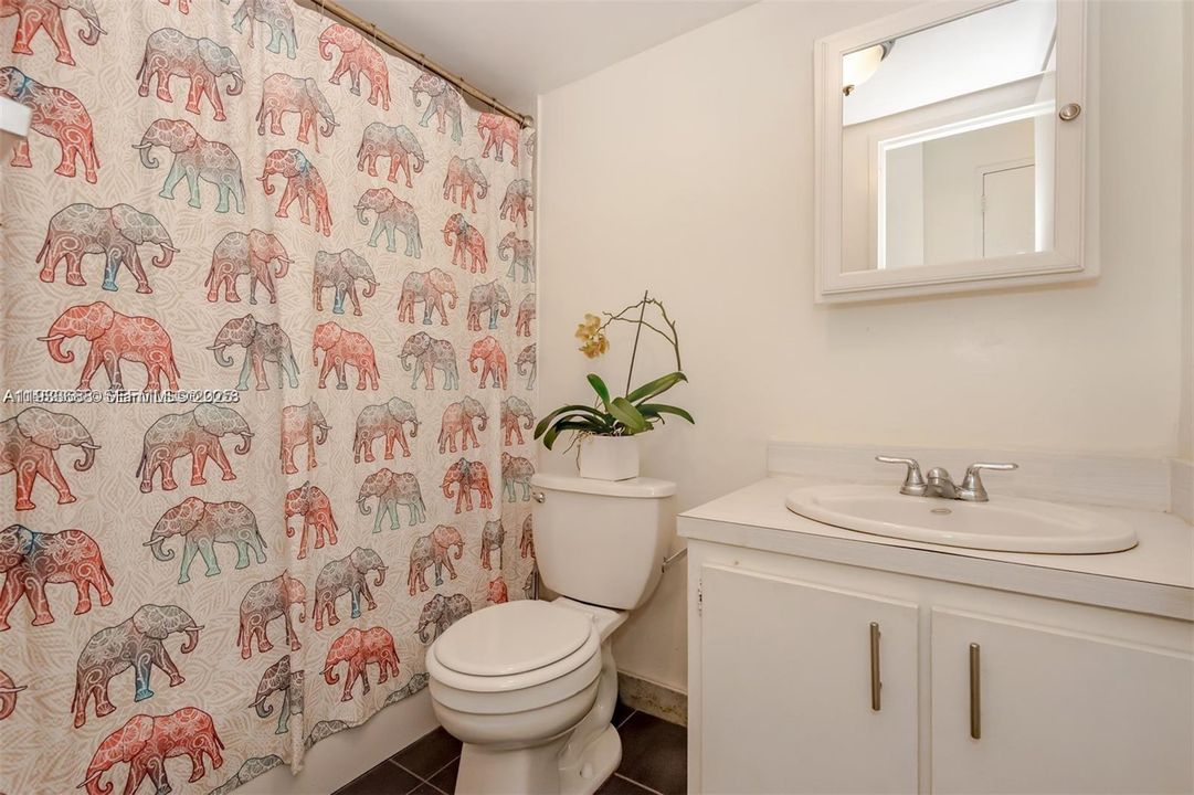 For Rent: $2,700 (1 beds, 1 baths, 750 Square Feet)