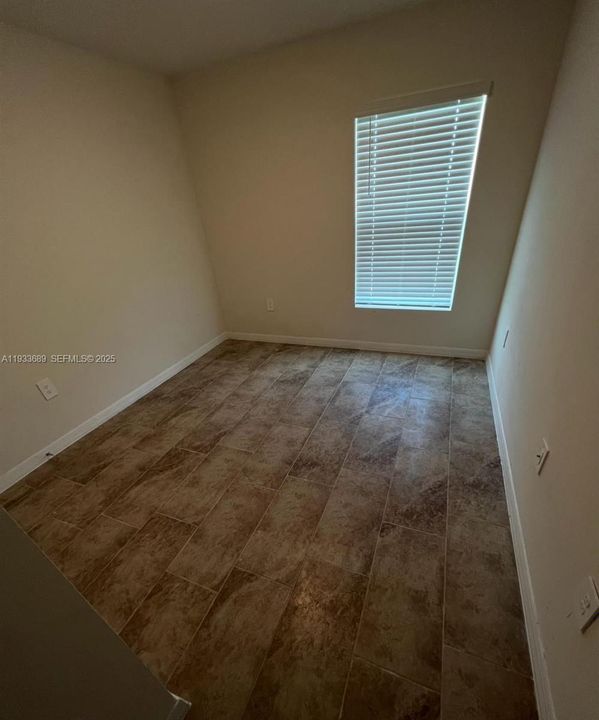 待售: $320,000 (4 贝兹, 2 浴室, 0 平方英尺)