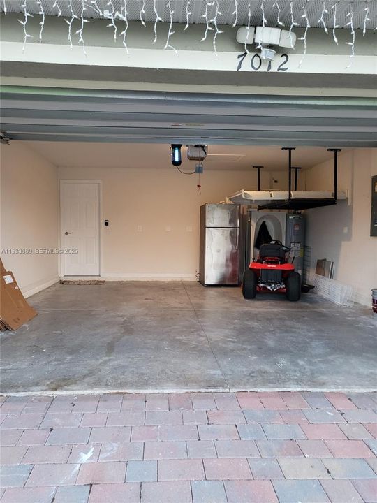 待售: $320,000 (4 贝兹, 2 浴室, 0 平方英尺)