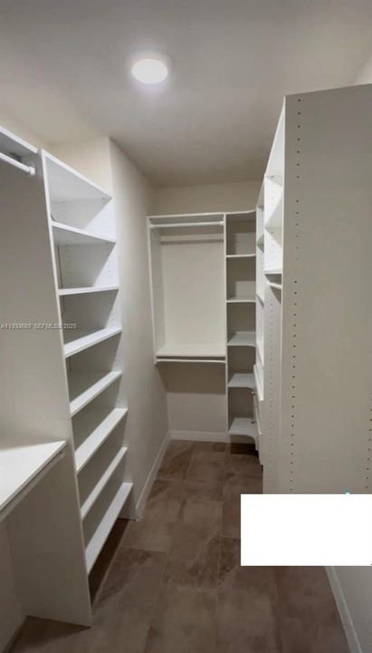 待售: $320,000 (4 贝兹, 2 浴室, 0 平方英尺)