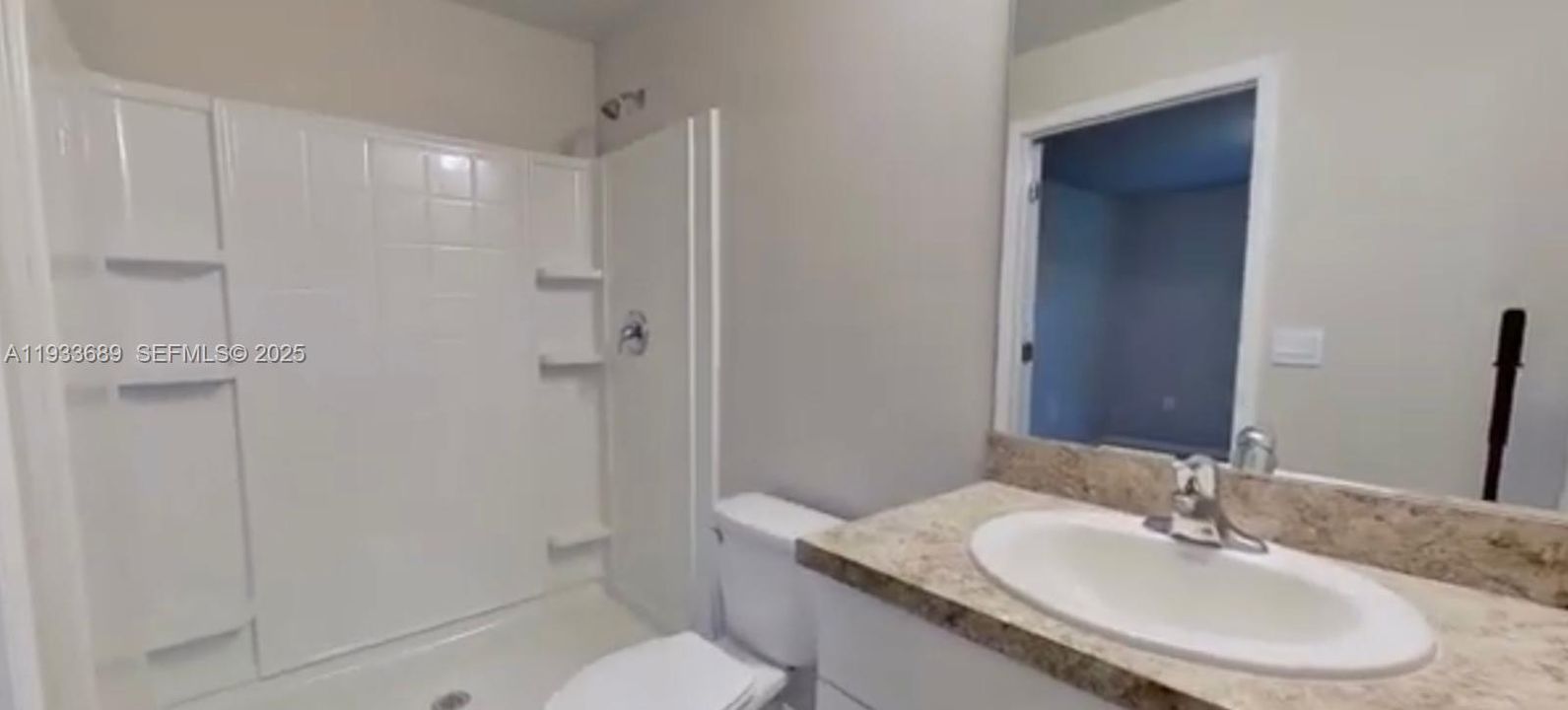 待售: $320,000 (4 贝兹, 2 浴室, 0 平方英尺)