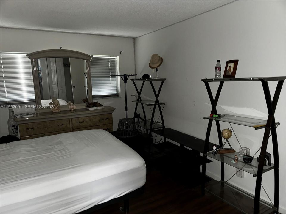 В аренду: $1,700 (1 спален, 1 ванн, 775 Квадратных фут)