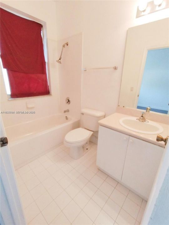 For Sale: $279,000 (3 beds, 3 baths, 1932 Square Feet)