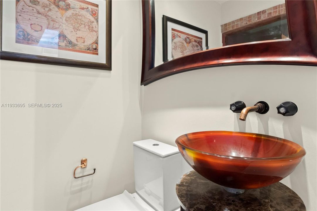 待售: $450,000 (2 贝兹, 2 浴室, 846 平方英尺)