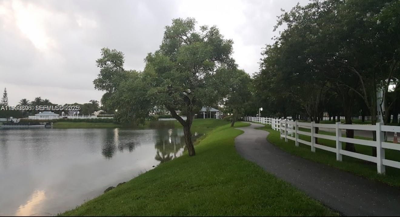 В аренду: $4,500 (4 спален, 3 ванн, 1453 Квадратных фут)