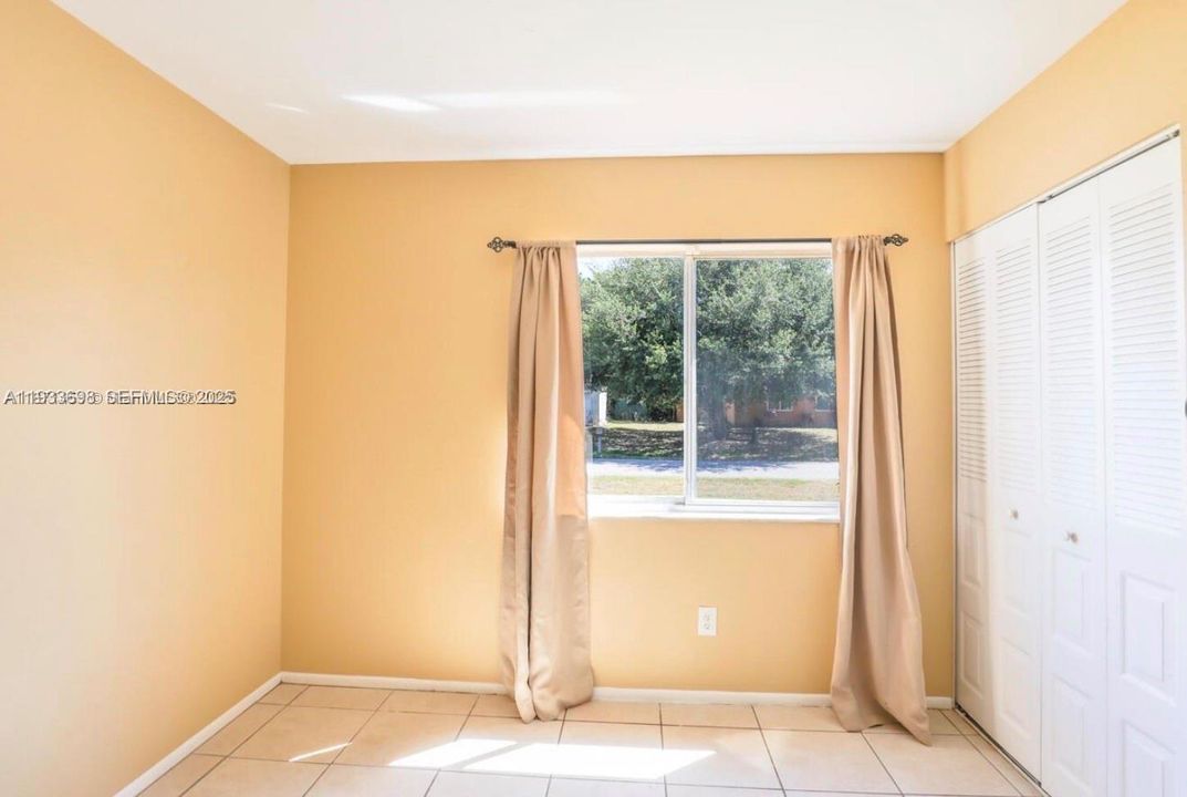 For Rent: $2,500 (3 beds, 2 baths, 1176 Square Feet)