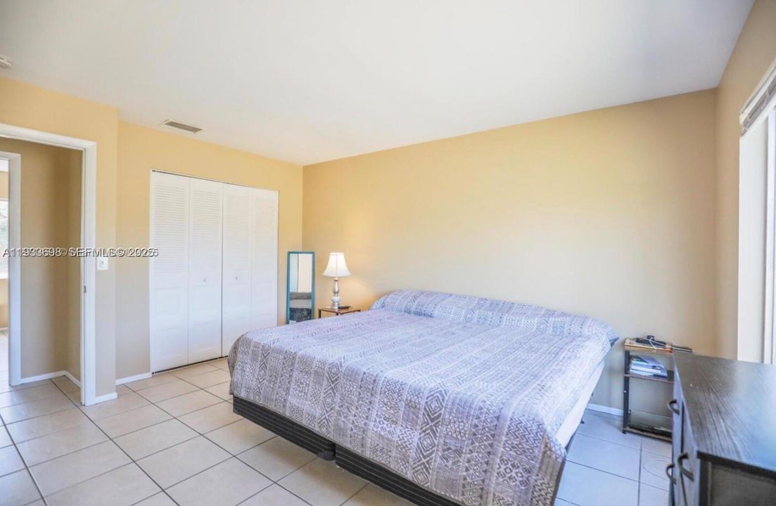 For Rent: $2,500 (3 beds, 2 baths, 1176 Square Feet)