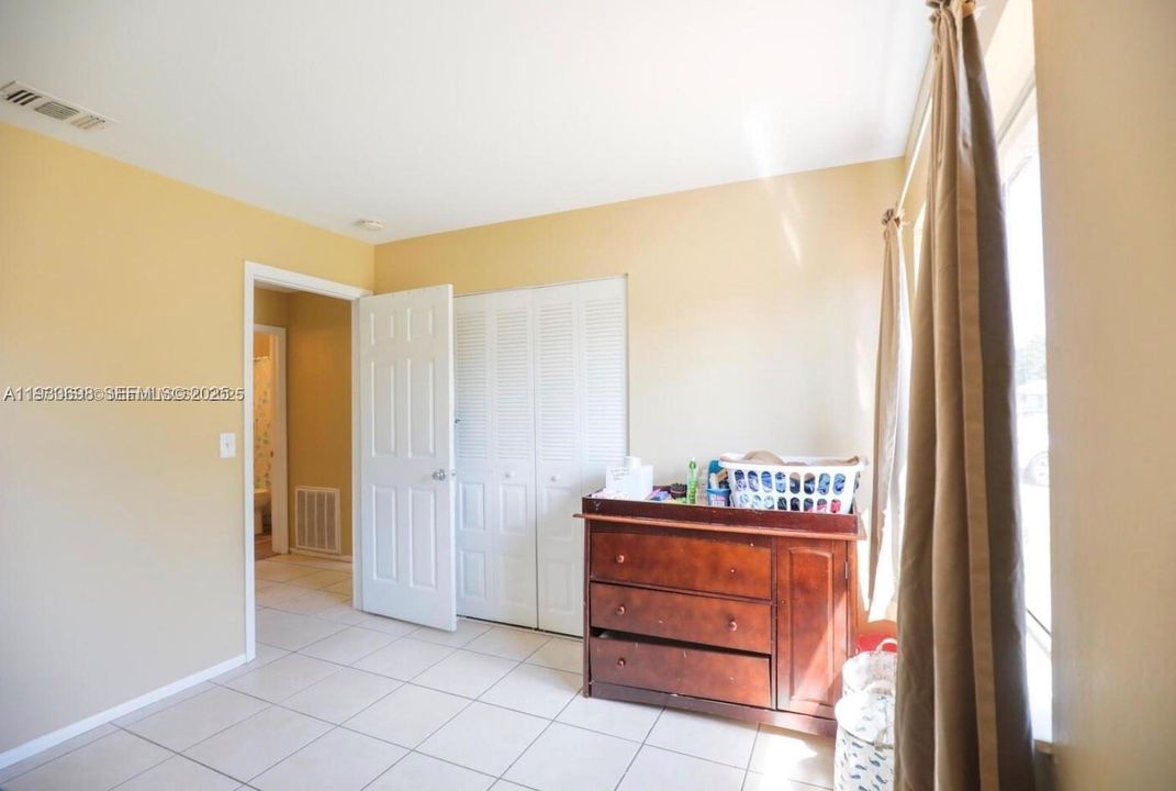 For Rent: $2,500 (3 beds, 2 baths, 1176 Square Feet)