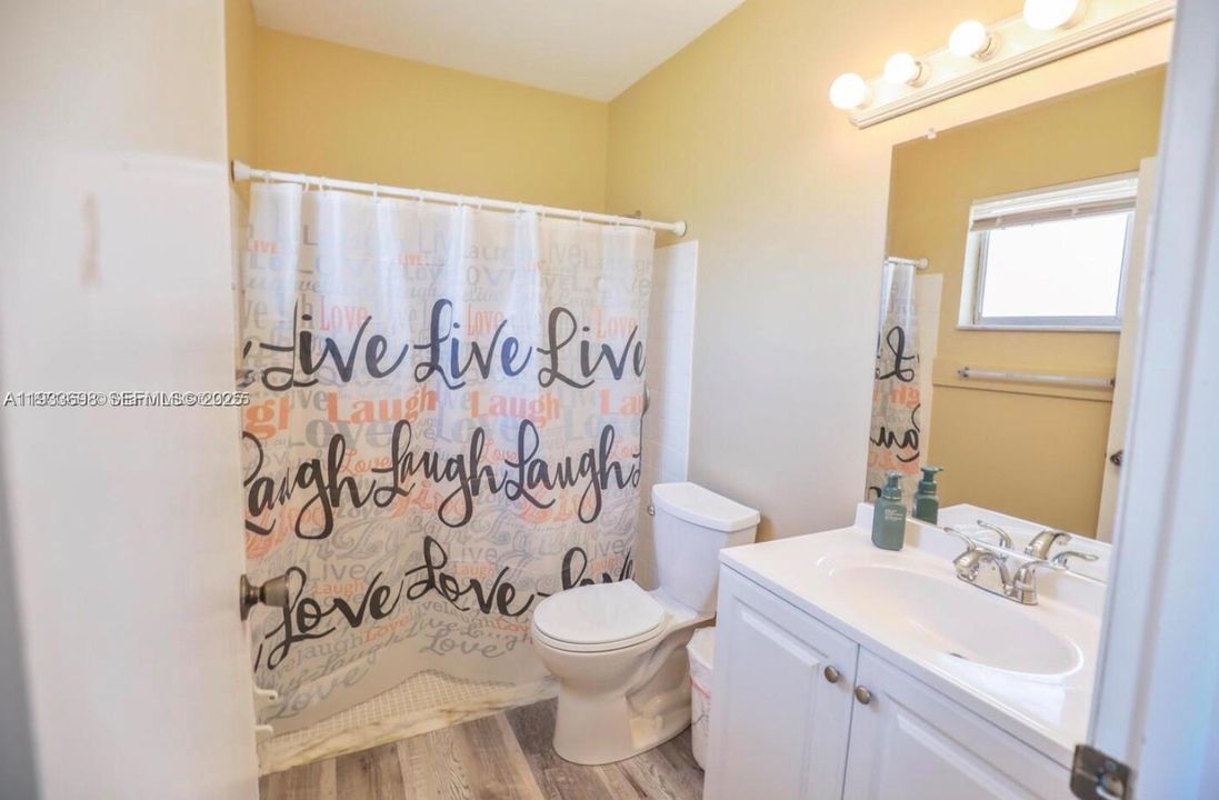 For Rent: $2,500 (3 beds, 2 baths, 1176 Square Feet)