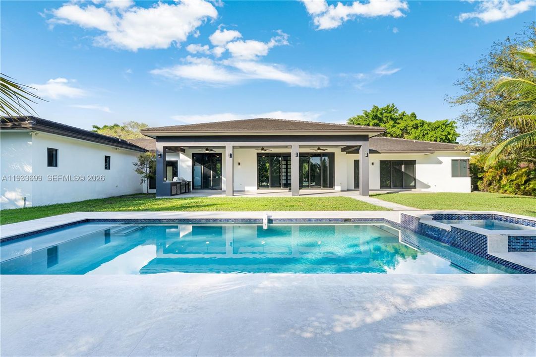 En Venta: $4,100,000 (8 camas, 7 baños, 5764 Pies cuadrados)