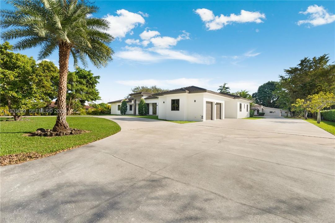 En Venta: $4,100,000 (8 camas, 7 baños, 5764 Pies cuadrados)