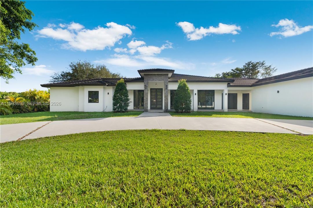 En Venta: $4,100,000 (8 camas, 7 baños, 5764 Pies cuadrados)