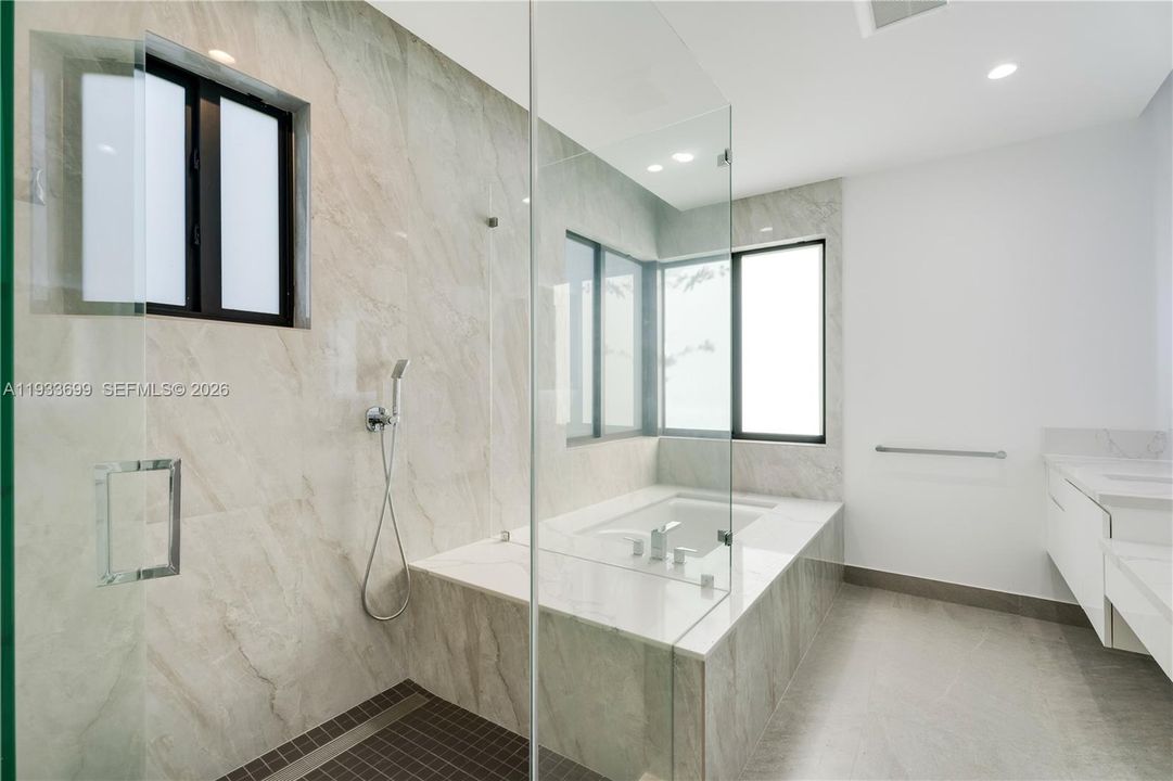 En Venta: $4,100,000 (8 camas, 7 baños, 5764 Pies cuadrados)